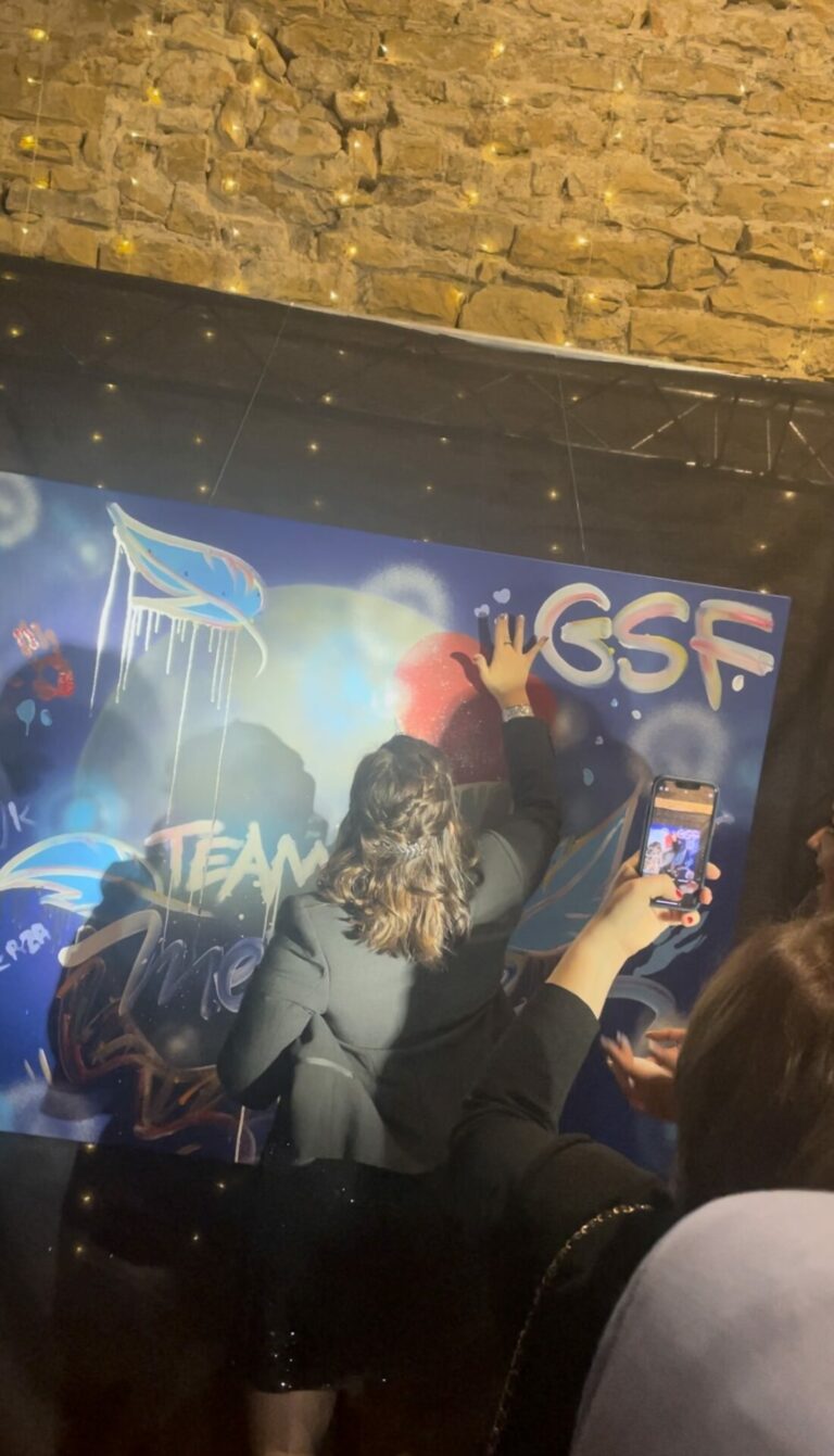 Live painting à la bombe pendant la soirée GSF Mercure