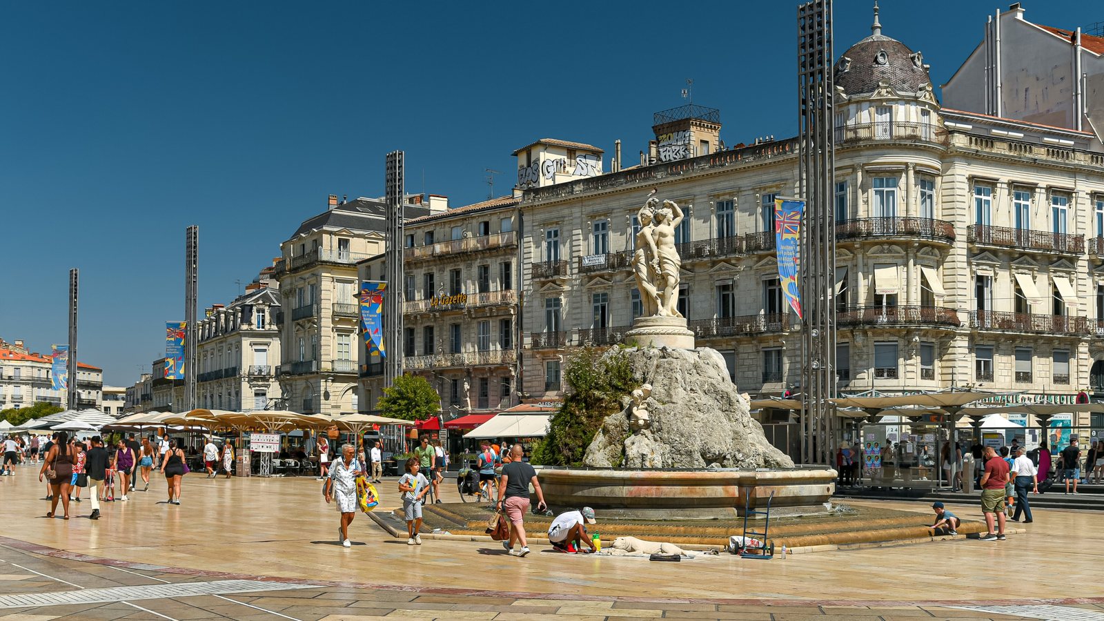La place de la Comédie et la fontaine des Trois Grâces à Montpellier