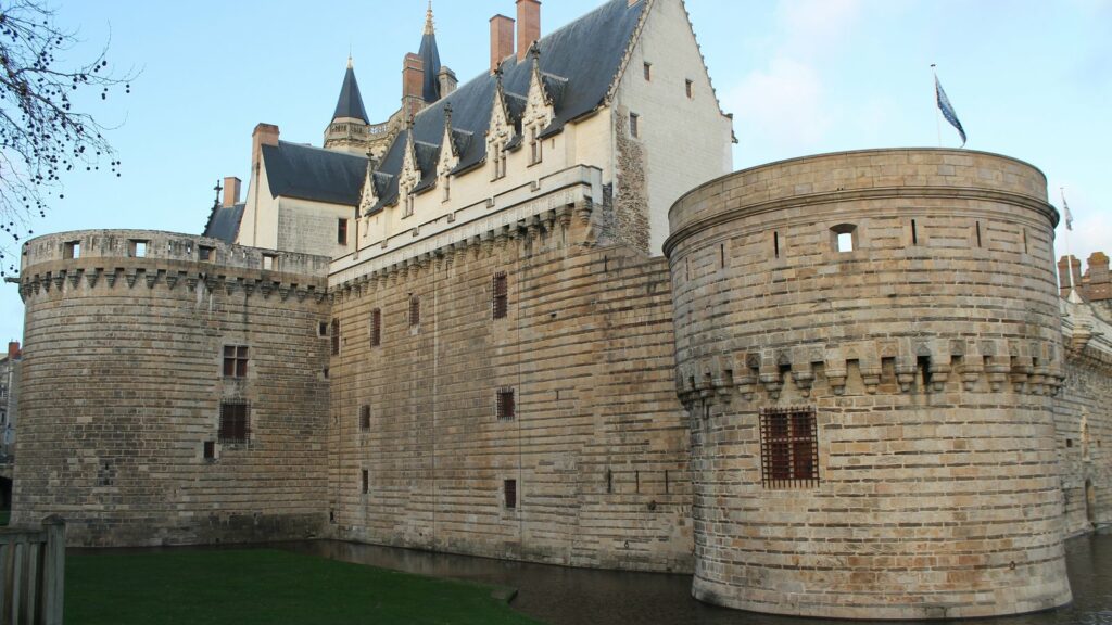 Le château des ducs de Bretagne à Nantes et ses douves