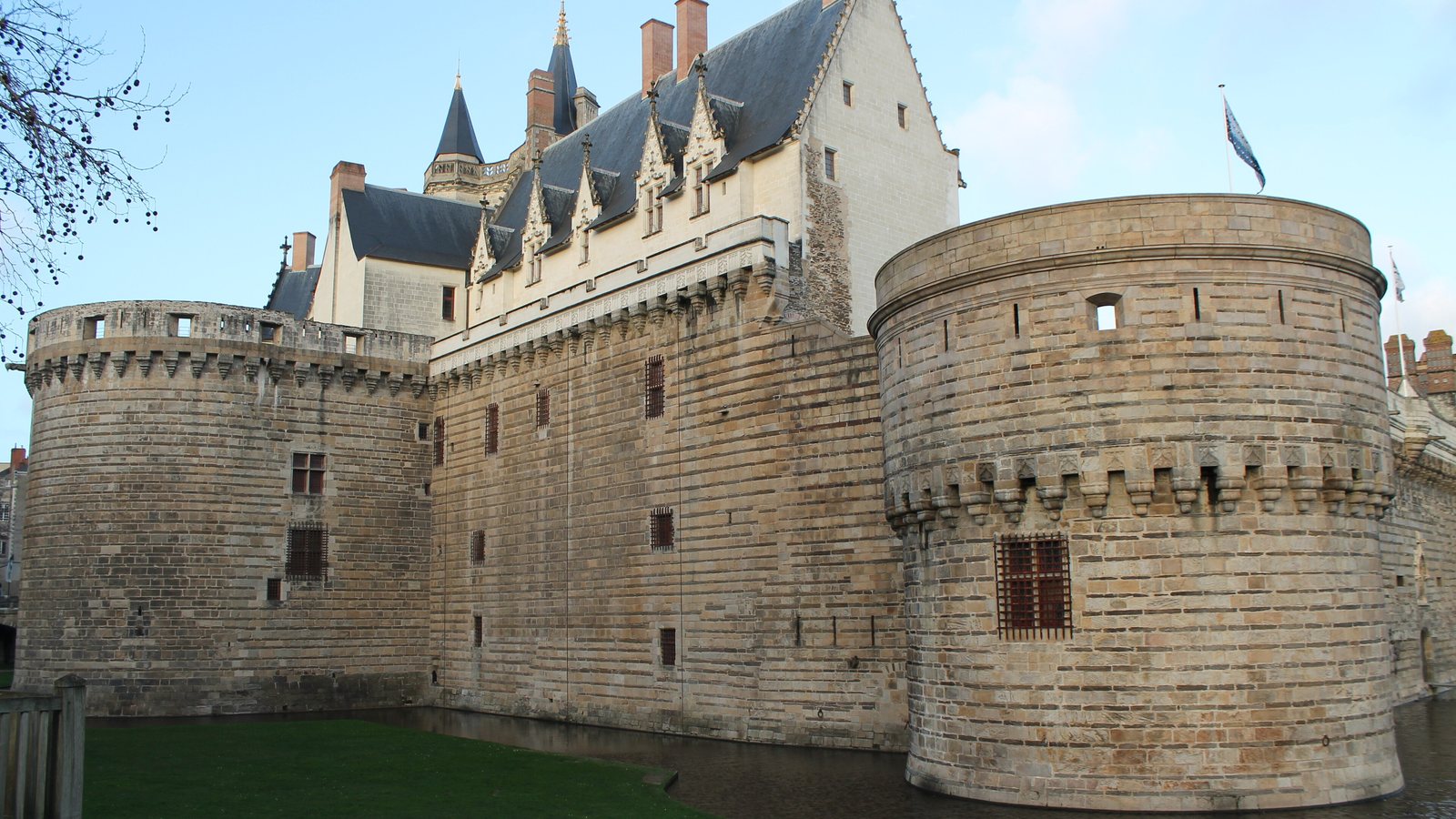 Le château des ducs de Bretagne à Nantes et ses douves