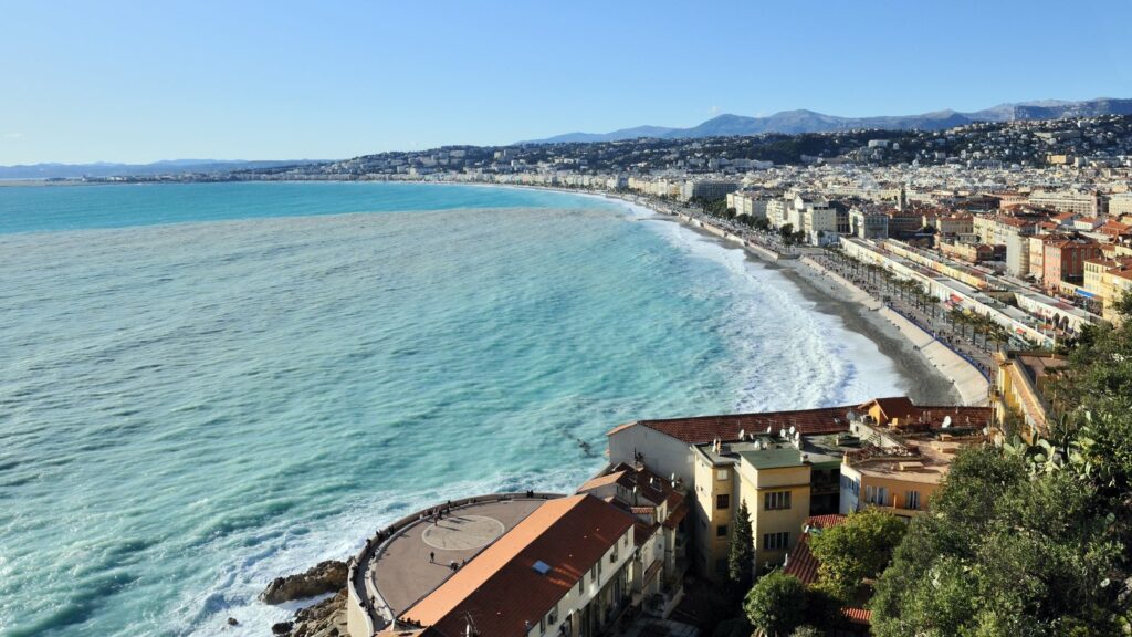 La baie des Anges et la promenade des Anglais à Nice