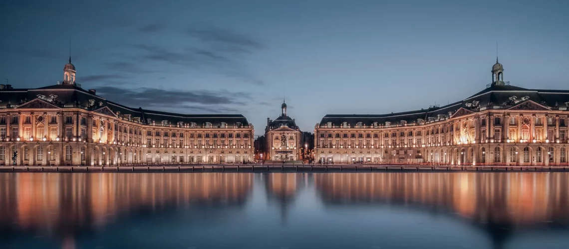 Place_de_la_Bourse_Bordeaux_Adobe_Stock_Roo_M_The_Agency_98625131_a77364cfed